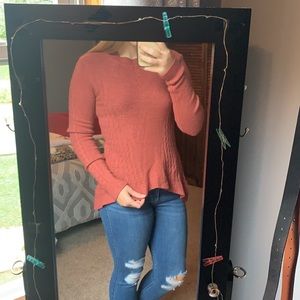 🌻womens cute and comfy sweater!